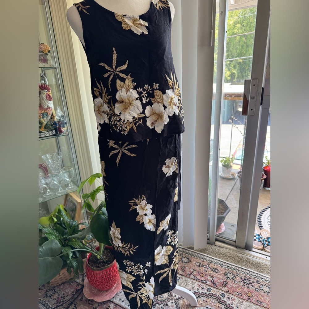 VTG Hibiscus Collection Hawaii 2 Piece Top & Skirt Sarong SMALL Black & White - Picture 16 of 16